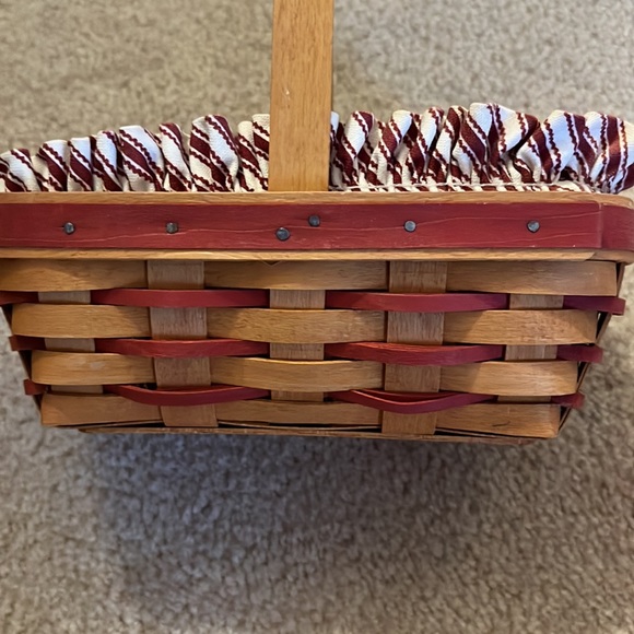 Longaberger Sweetheart Basket - Picture 3 of 11